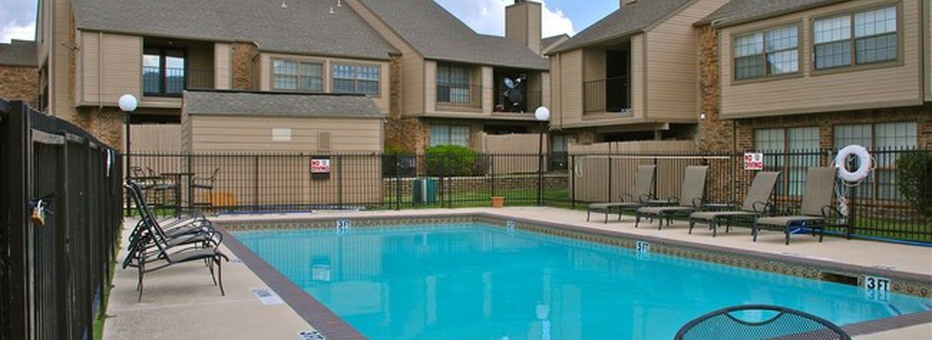 The Cedars & Crossroads East ll Apartments pool